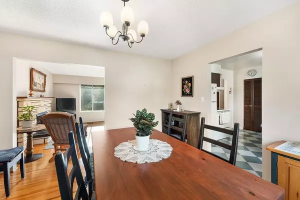 Surrey, BC V3R 3R2,10974 144a ST