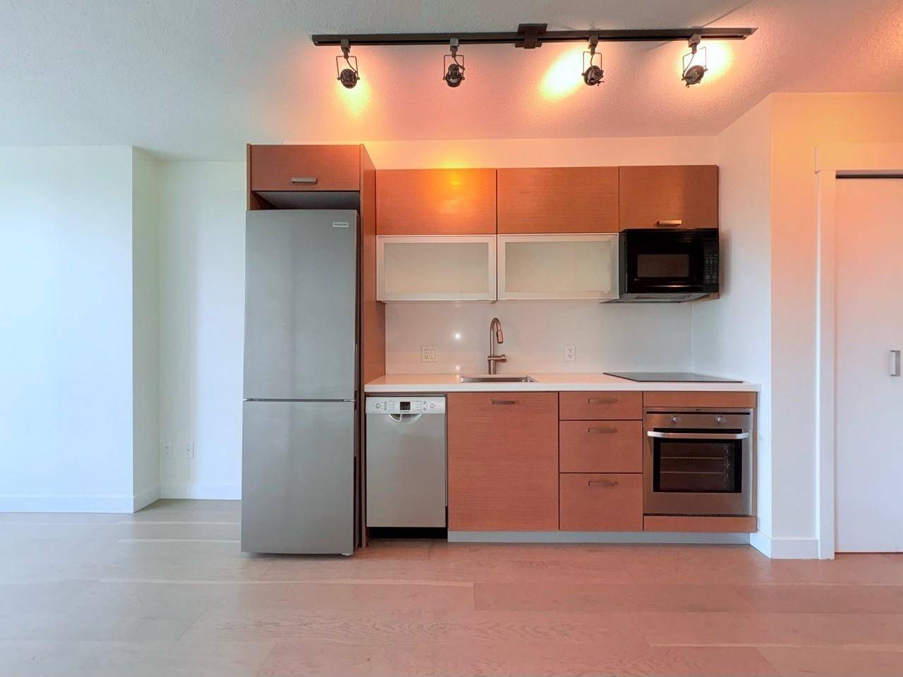 Surrey, BC V3T 0E7,13380 108 AVE #401