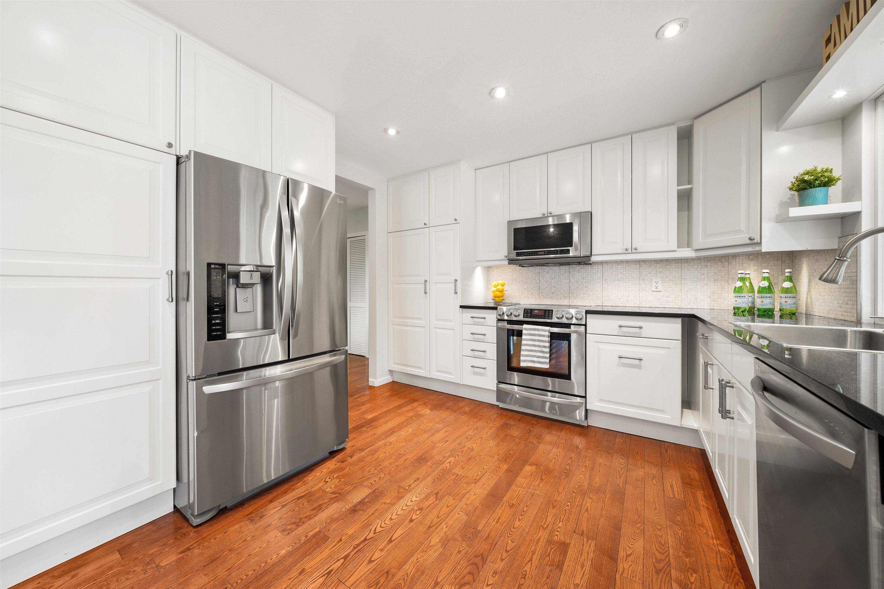 3808 Cedar DR Port Coquitlam, BC V3B 3E3