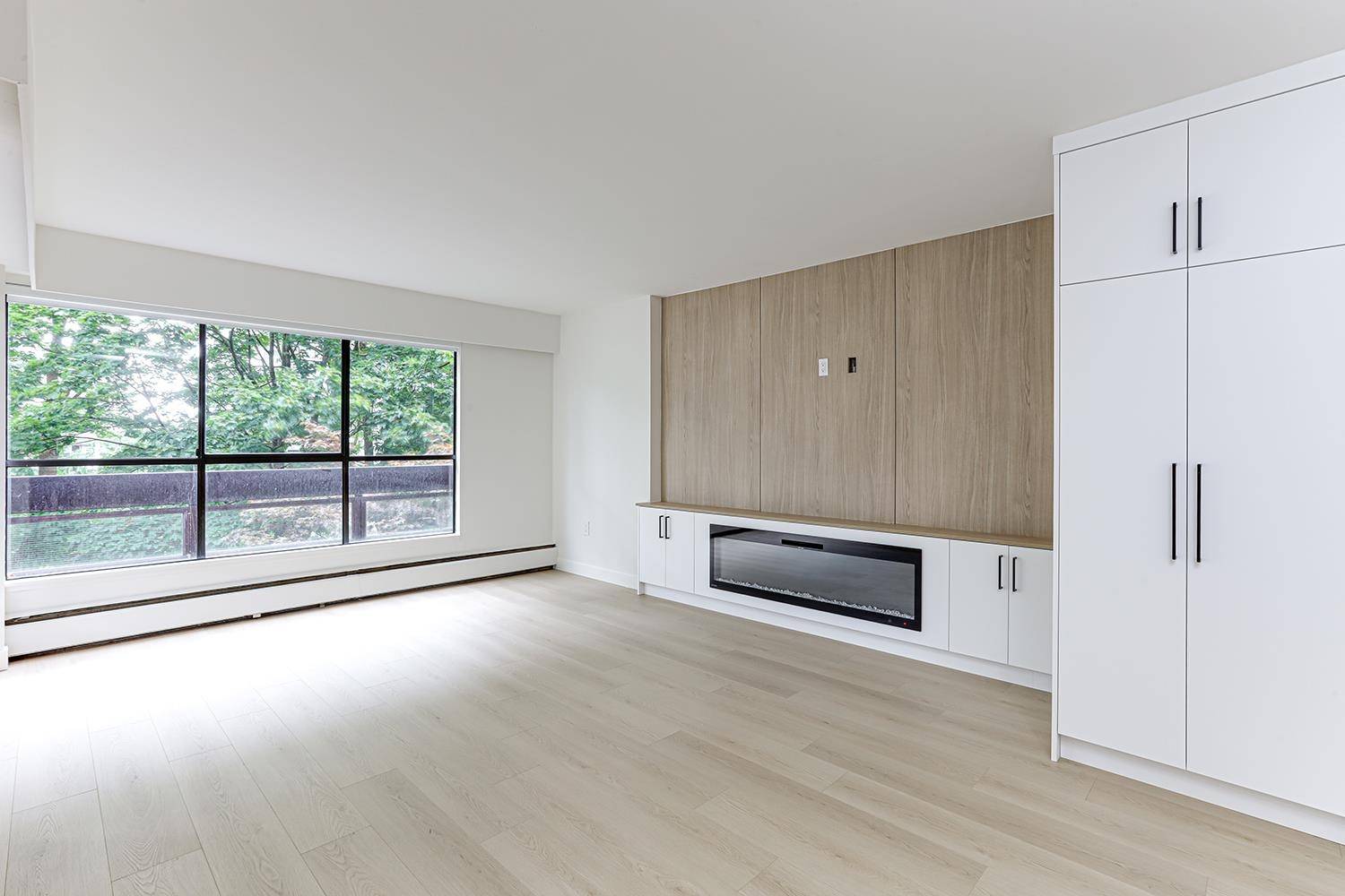 Vancouver, BC V6E 1P3,1165 Burnaby ST #202