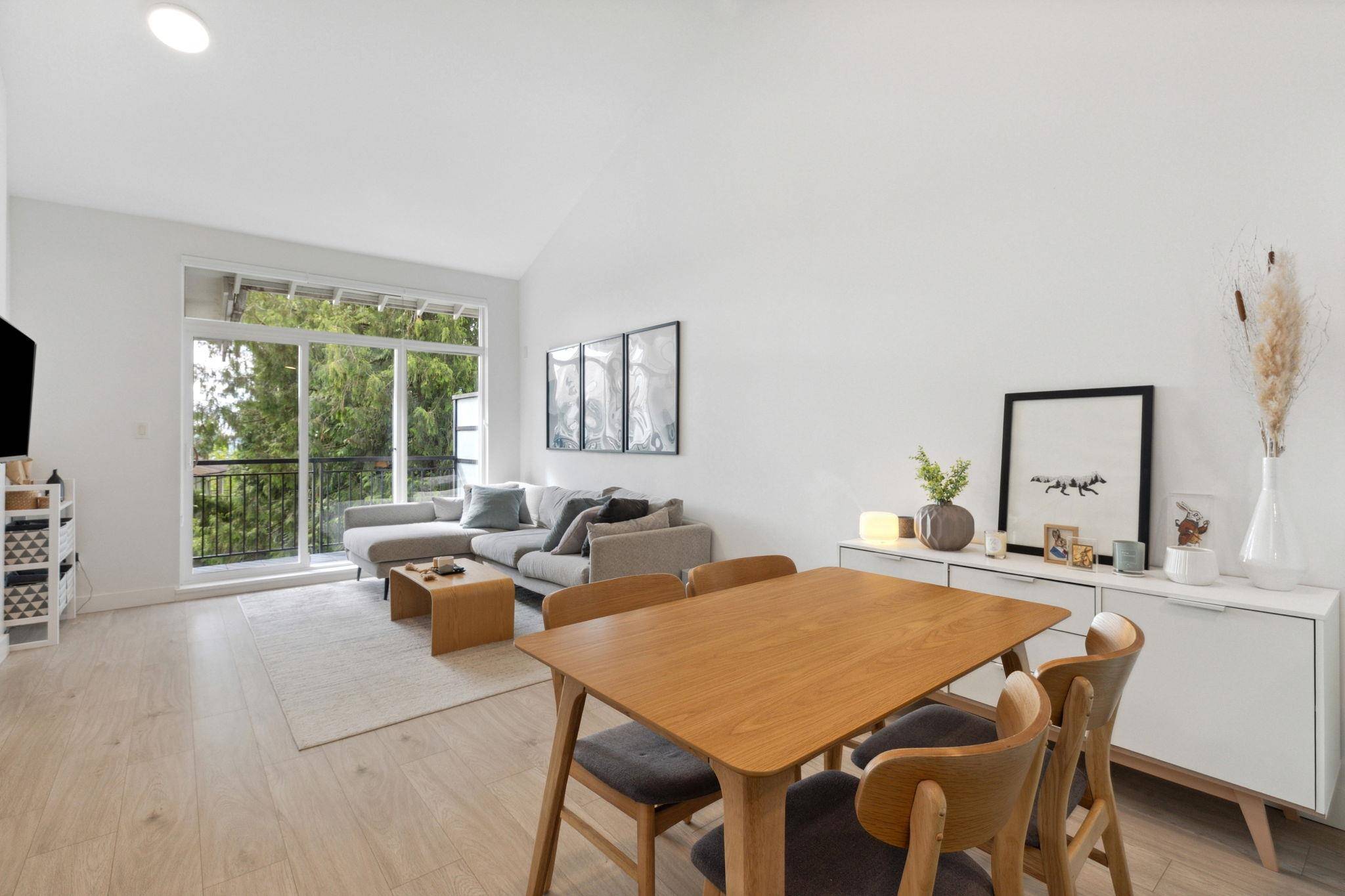 6888 Southpoint DR #402 Burnaby, BC V3N 5E3