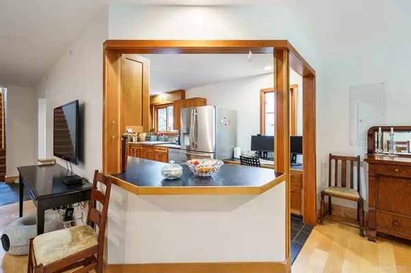 Port Moody, BC V3H 3X3,5 View CT