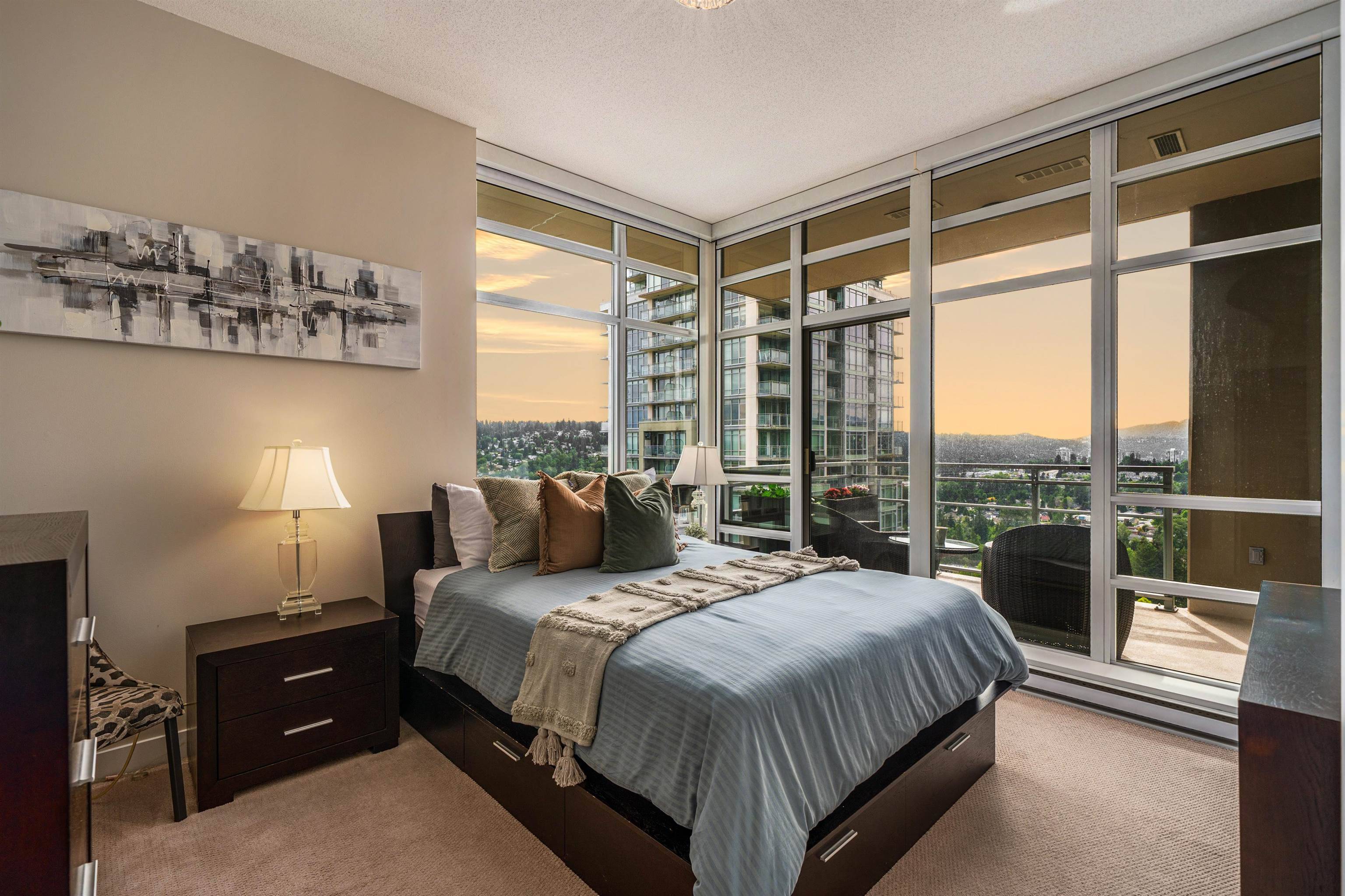 2968 Glen DR #3401 Coquitlam, BC V3B 0C4