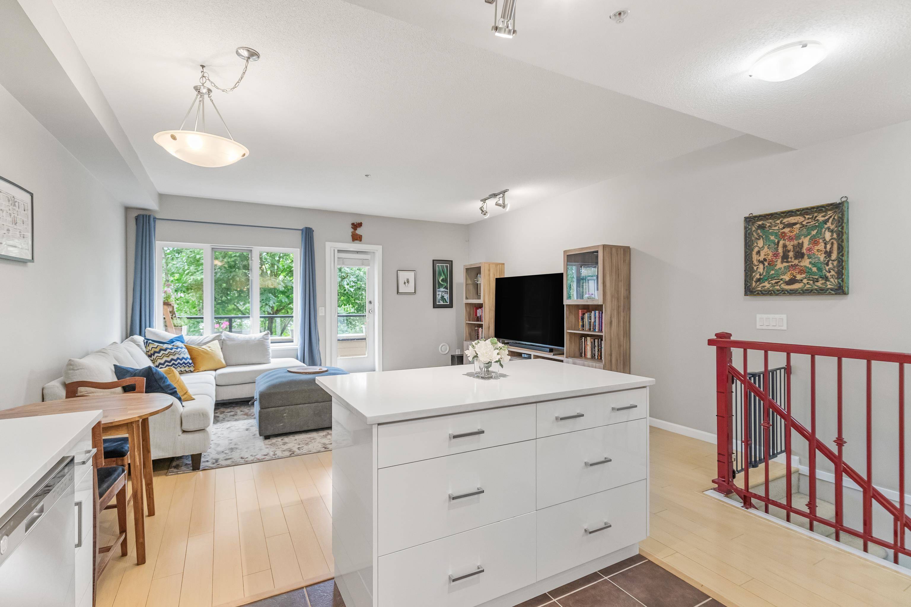 Port Moody, BC V3H 0B2,160 Shoreline CIR #109