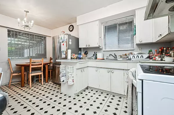 Vancouver, BC V5P 3P1,6021 Commercial ST