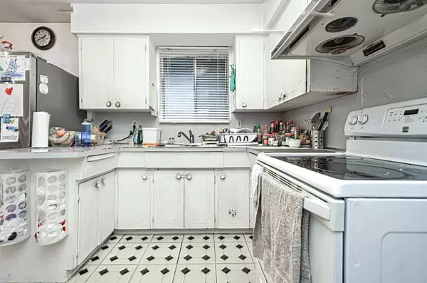 Vancouver, BC V5P 3P1,6021 Commercial ST