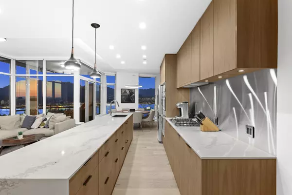 Vancouver, BC V6E 0A7,1211 Melville ST #3701