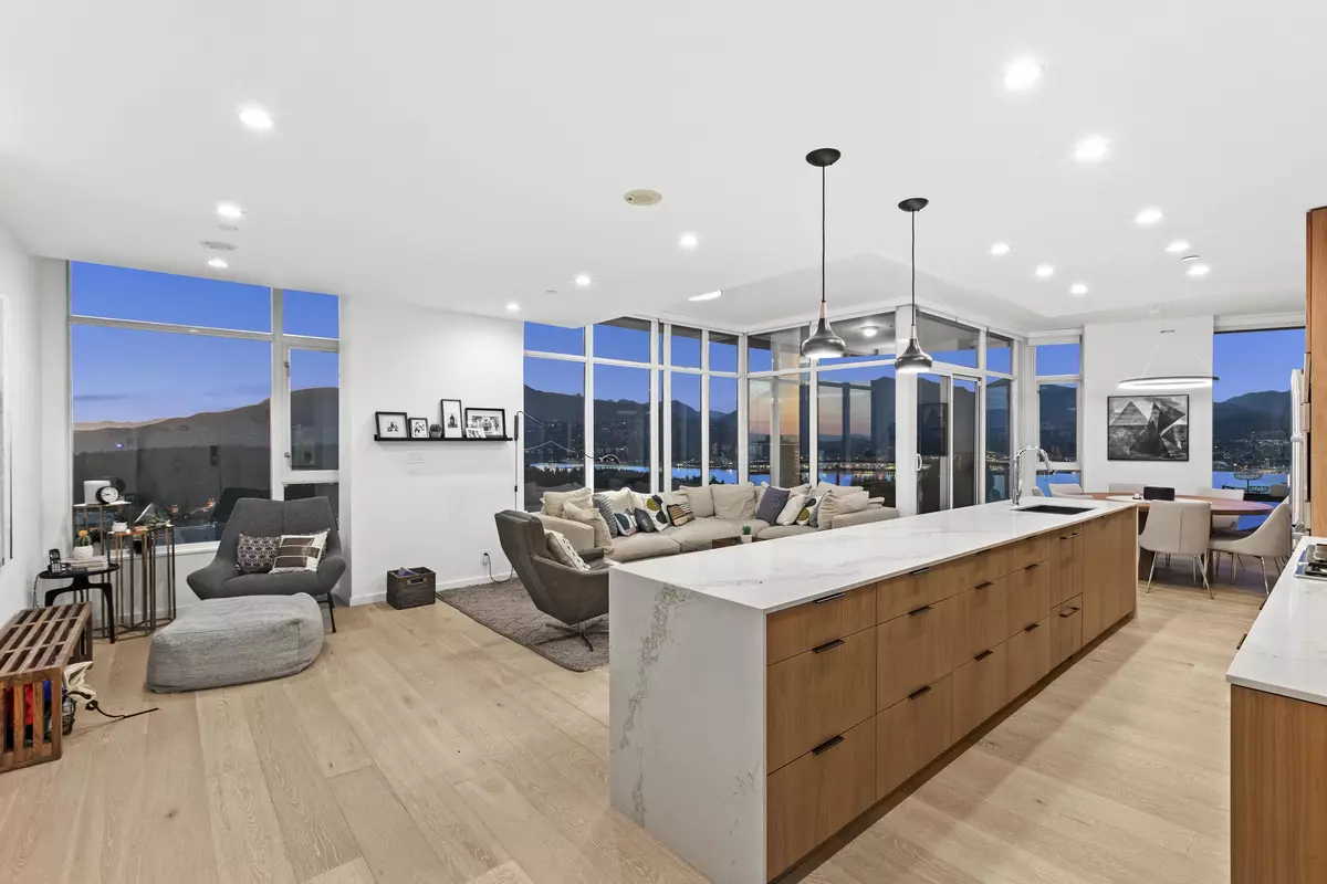 Vancouver, BC V6E 0A7,1211 Melville ST #3701