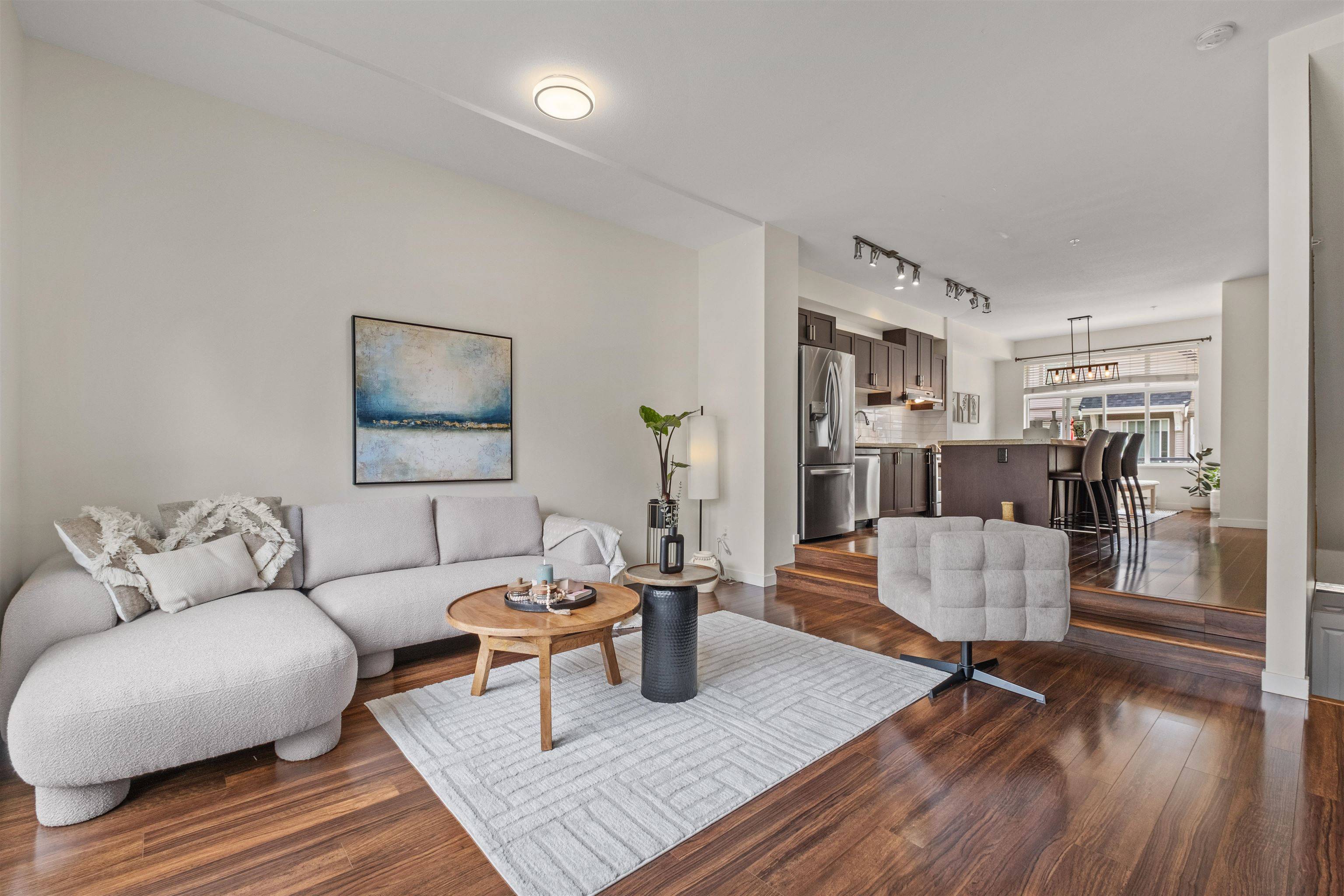 North Vancouver, BC V7J 0A5,713 Premier ST