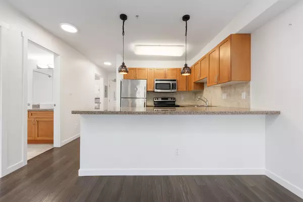 2373 Atkins AVE #303, Port Coquitlam, BC V3C 1Y7
