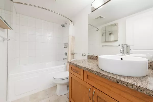 Port Coquitlam, BC V3C 1Y7,2373 Atkins AVE #303