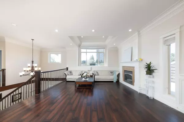 Burnaby, BC V5E 1R3,7143 Mcbride ST