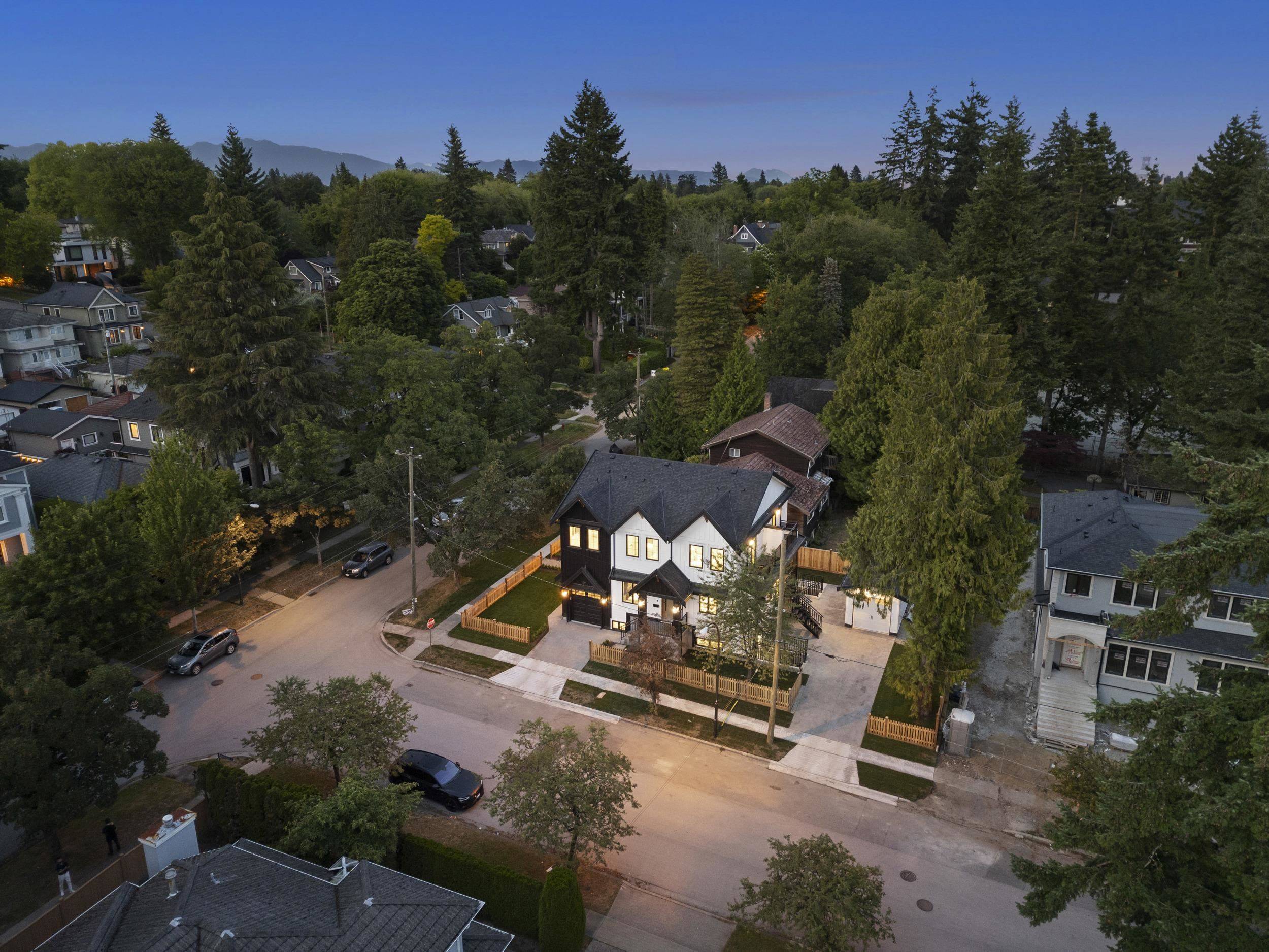 Vancouver, BC V6N 1L1,5528 Balaclava ST