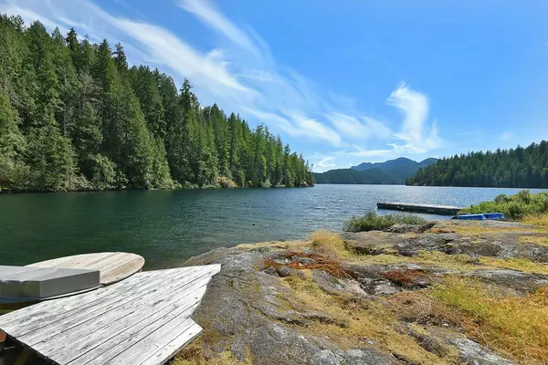 Nelson Island, BC V0V 0V0,DL 6692 West LK