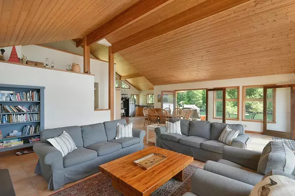 DL 6692 West LK Nelson Island, BC V0V 0V0