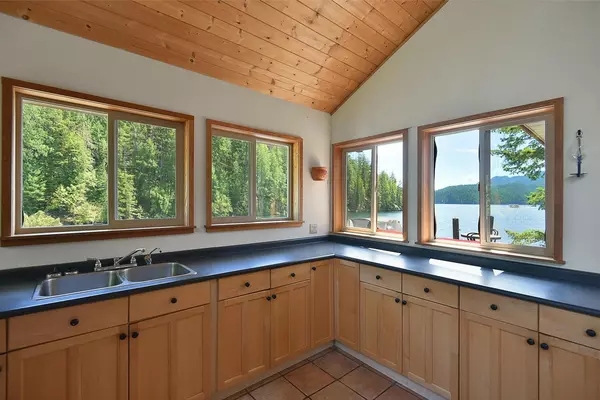 DL 6692 West LK Nelson Island, BC V0V 0V0