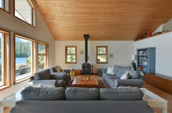 DL 6692 West LK Nelson Island, BC V0V 0V0