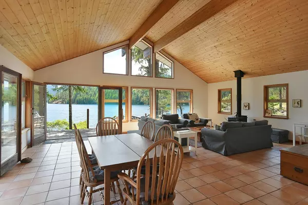 DL 6692 West LK Nelson Island, BC V0V 0V0