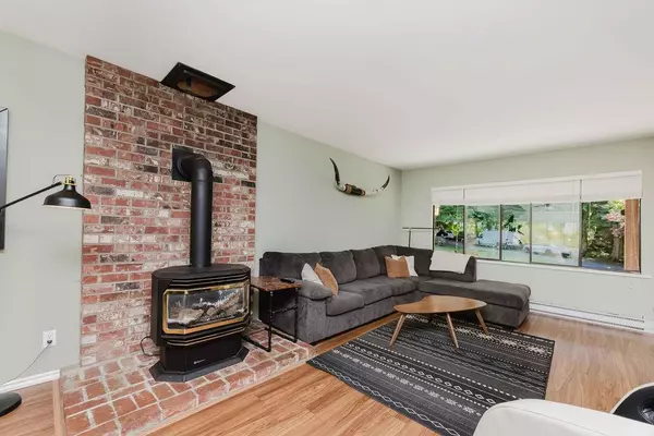 Madeira Park, BC V0N 2H1,-6008 Dubois RD #6002