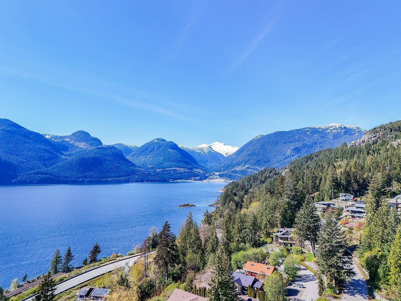 642 Lower CRES, Squamish, BC V8B 1J1
