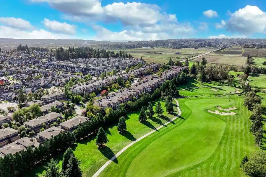 16455 64 AVE #304, Surrey, BC V3S 6V7