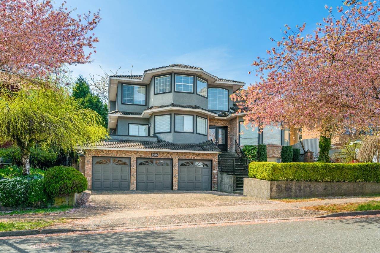 Burnaby, BC V3N 4W8,9116 Briar RD