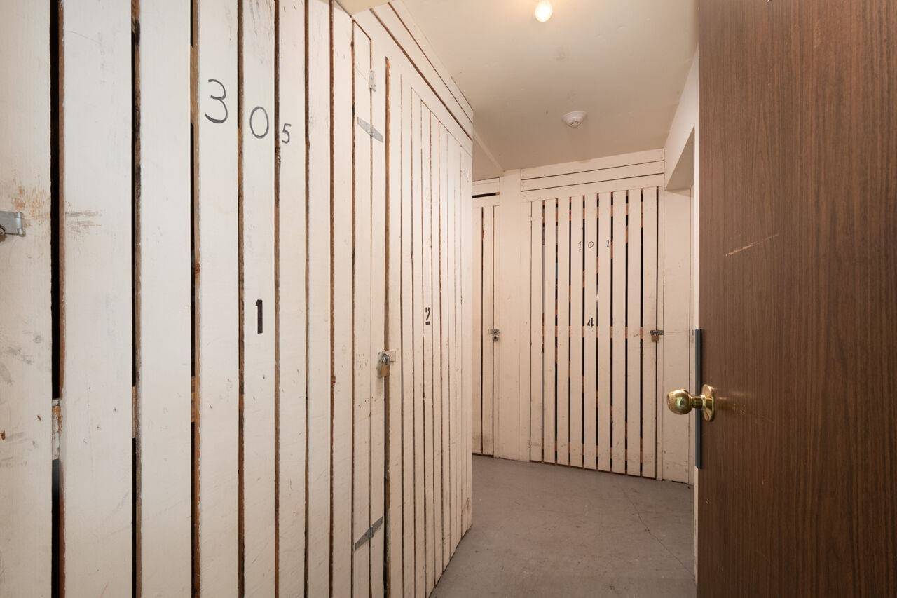 3680 W 7th AVE #305 Vancouver, BC V6R 1W4