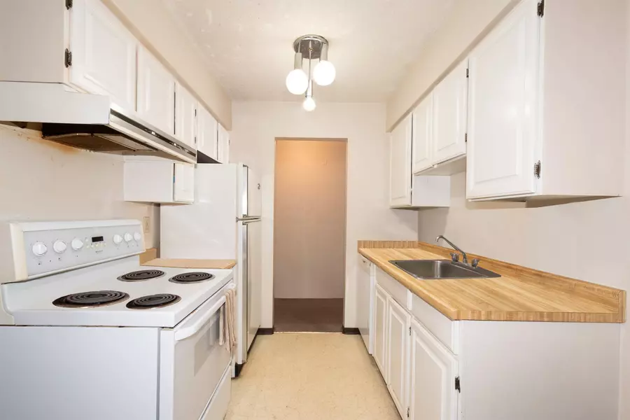 3680 W 7th AVE #305, Vancouver, BC V6R 1W4