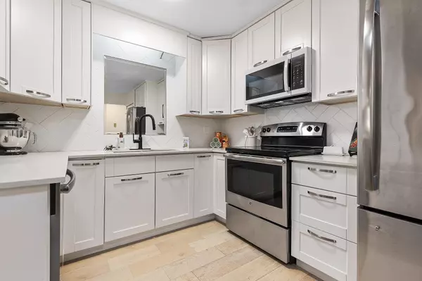 Maple Ridge, BC V2X 3H6,22128 Dewdney Trunk RD #9