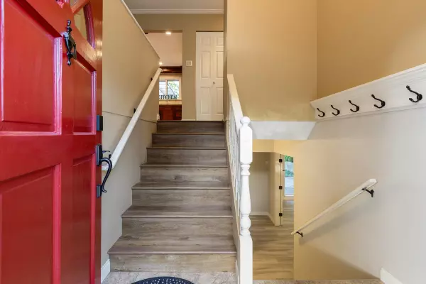 White Rock, BC V4B 4V2,1550 Kent ST