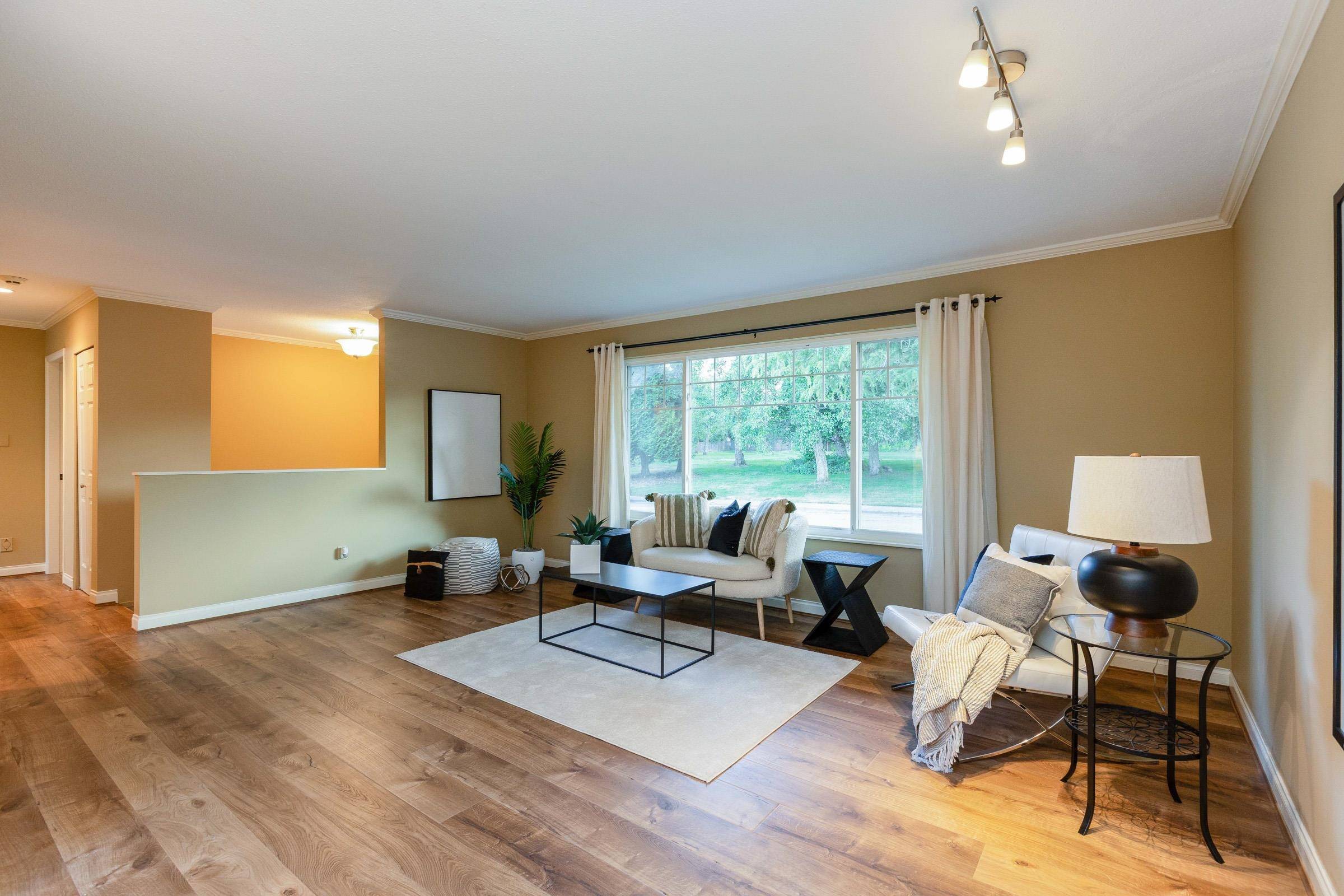 White Rock, BC V4B 4V2,1550 Kent ST