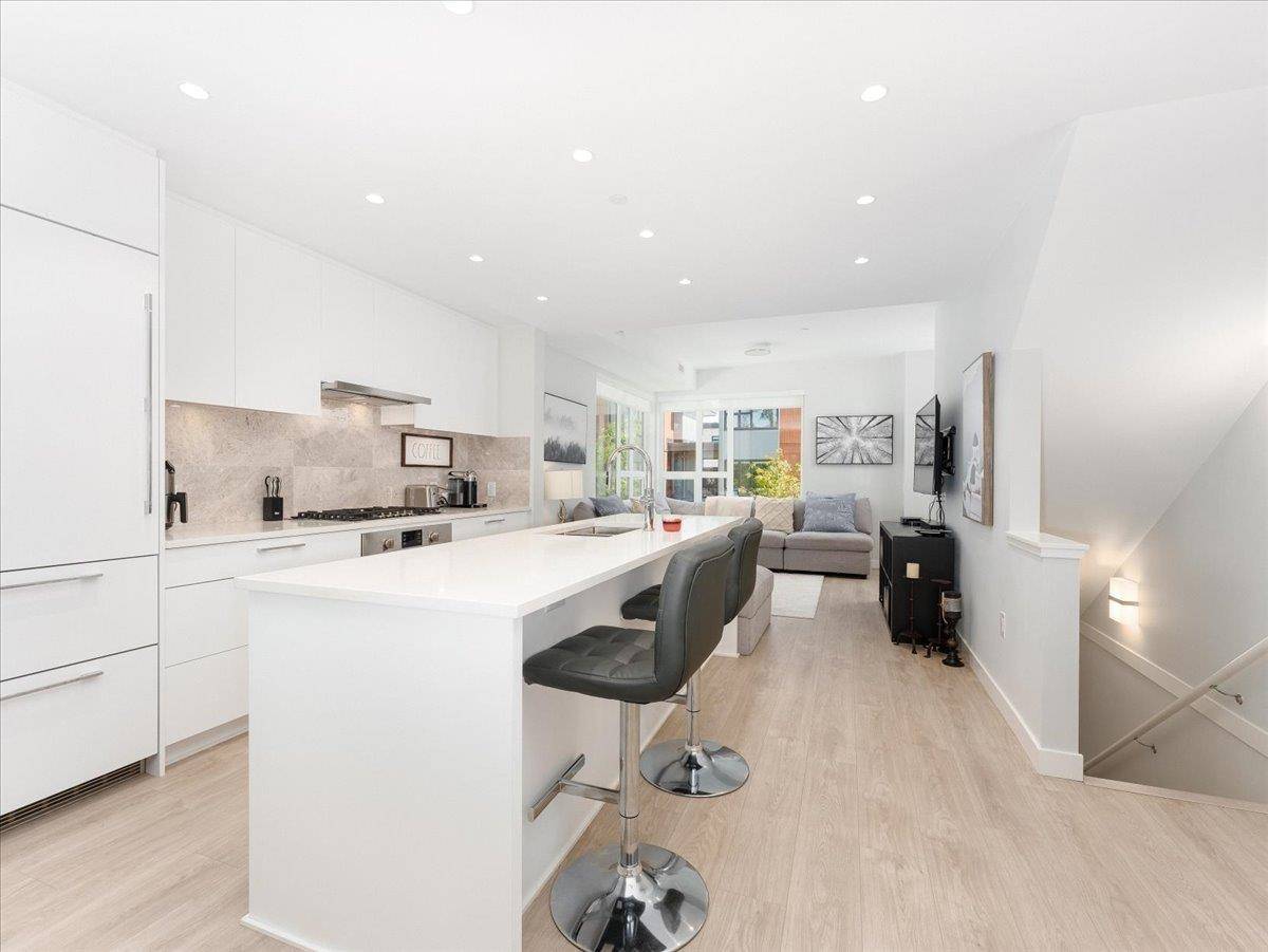 Vancouver, BC V6T 0E6,2728 Acadia RD #13
