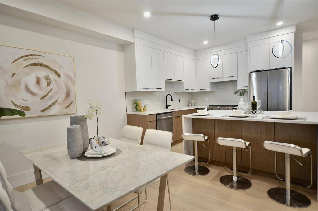 942 Stewart AVE #104 Coquitlam, BC V3K 2N6