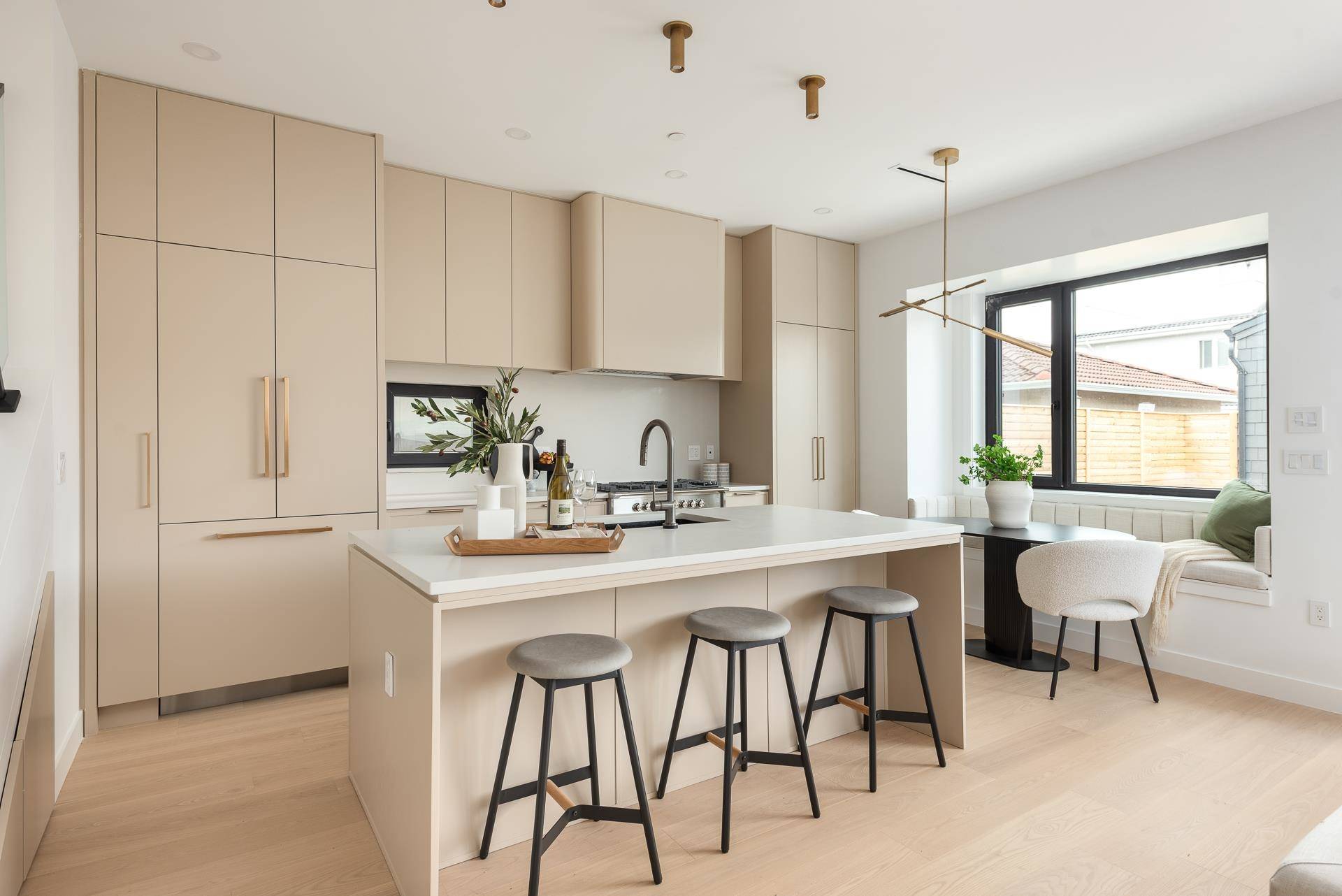 Vancouver, BC V5K 2K2,2796 E Georgia ST