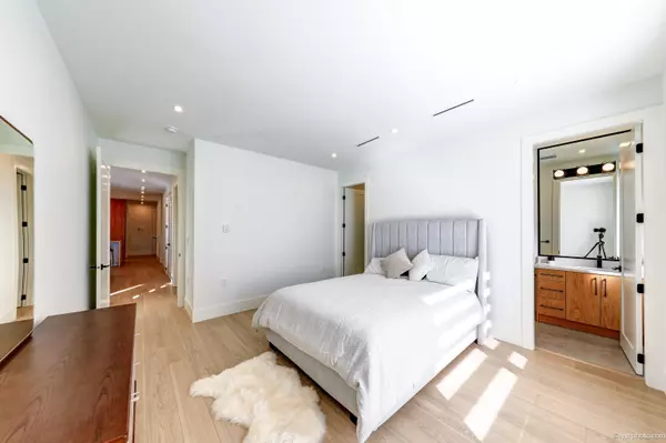 Richmond, BC V7A 1H8,10460 Williams RD