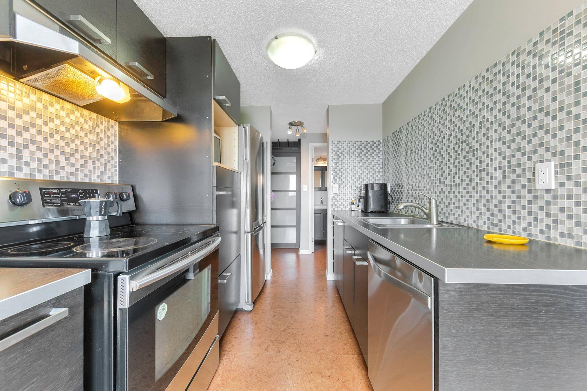 North Vancouver, BC V7M 3H3,110 W 4th ST #1103