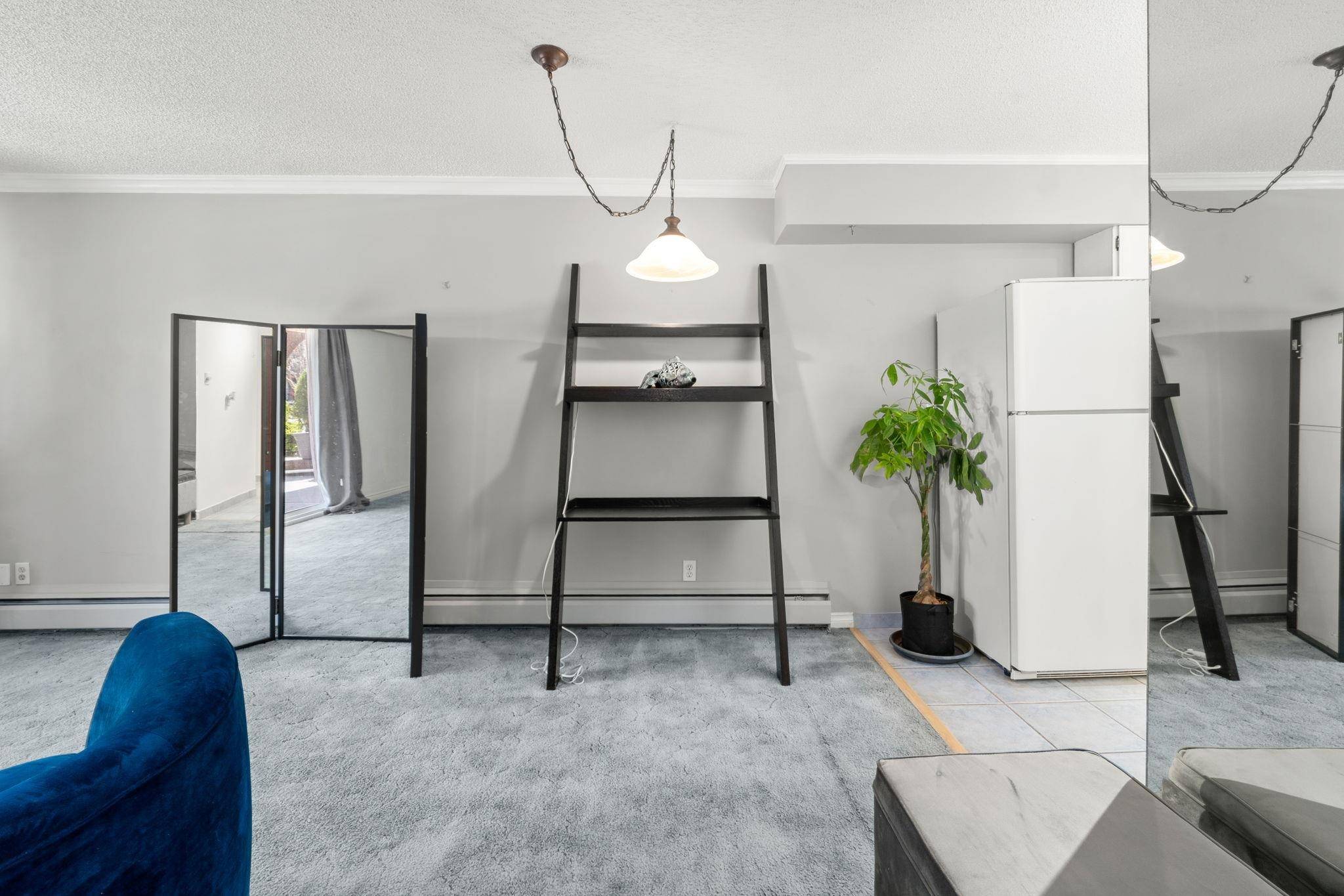 1520 Blackwood ST #101 White Rock, BC V4B 3V4