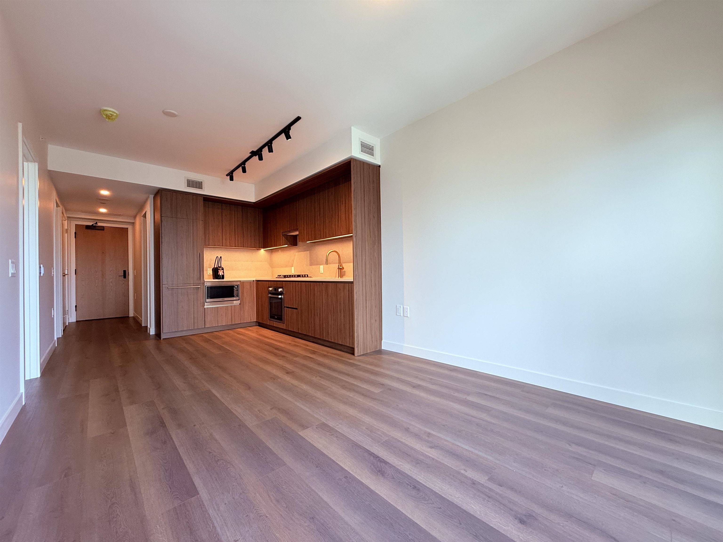 Burnaby, BC V5H 2R3,5987 Wilson AVE #1506