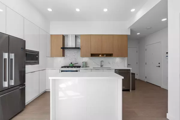 Burnaby, BC V3N 0J7,7769 Park CRES #101