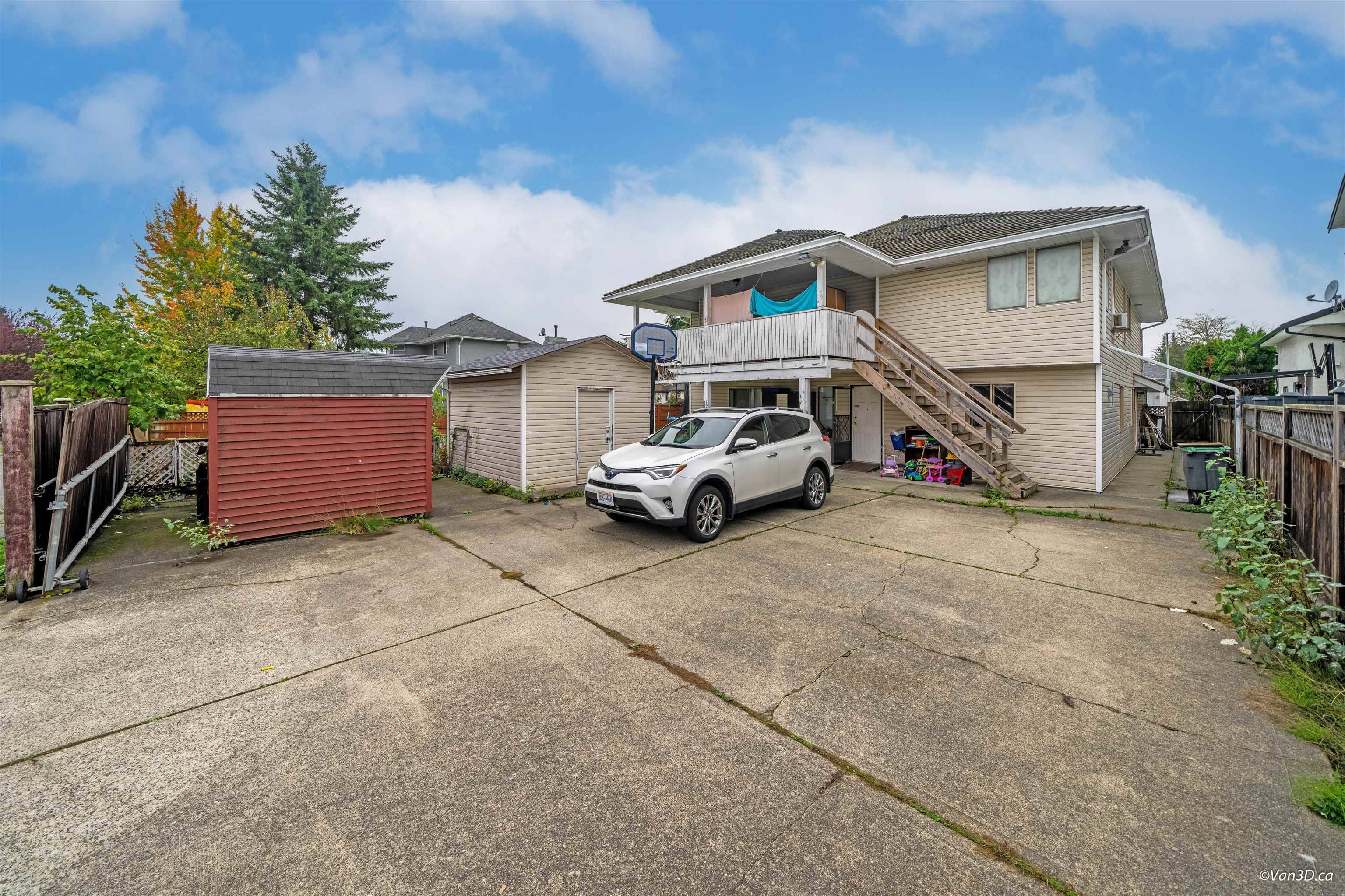 Surrey, BC V3W 3Y2,143a Surrey Bc ST #8738