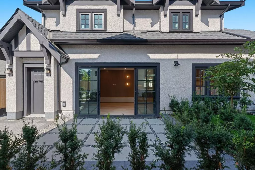 Vancouver, BC V0V 0V0,6855 Cypress ST