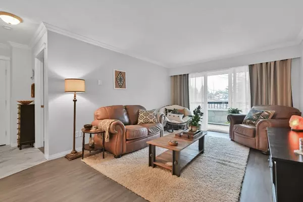 Abbotsford, BC V2T 2X4,2211 Clearbrook RD #215