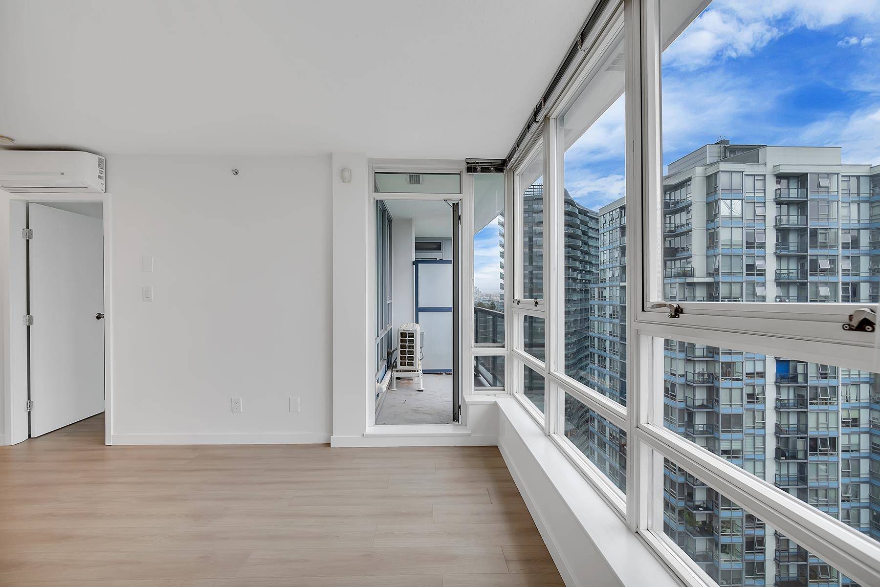 928 Beatty ST #2611, Vancouver, BC V6Z 3G6