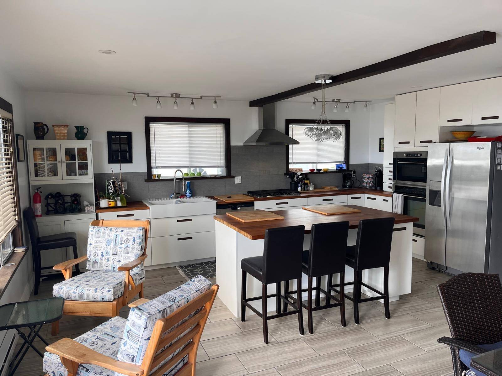 Sechelt, BC V7Z 0G3,4808 Sunshine Coast HWY