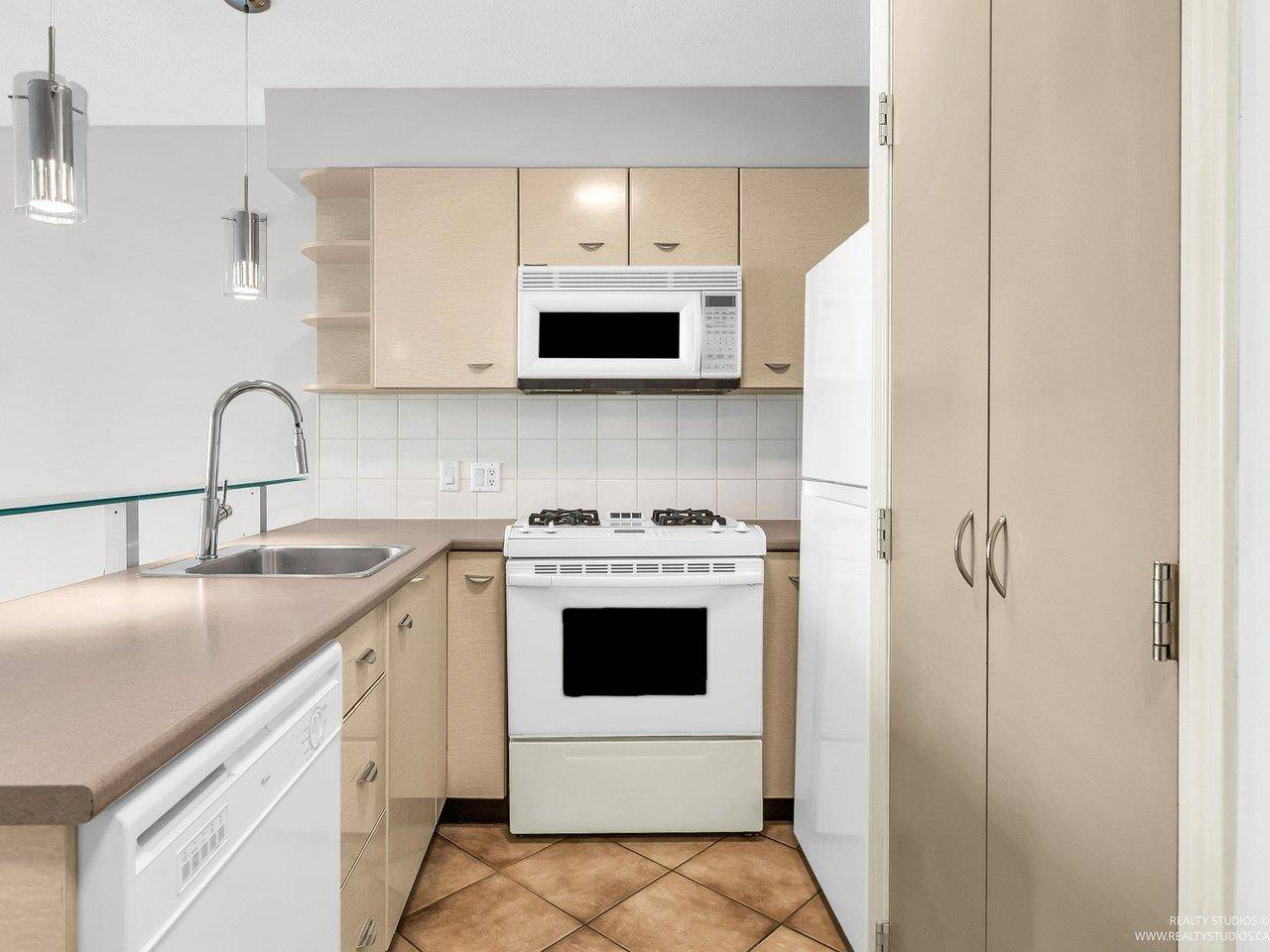 Vancouver, BC V6Z 2X6,501 Pacific ST #1601