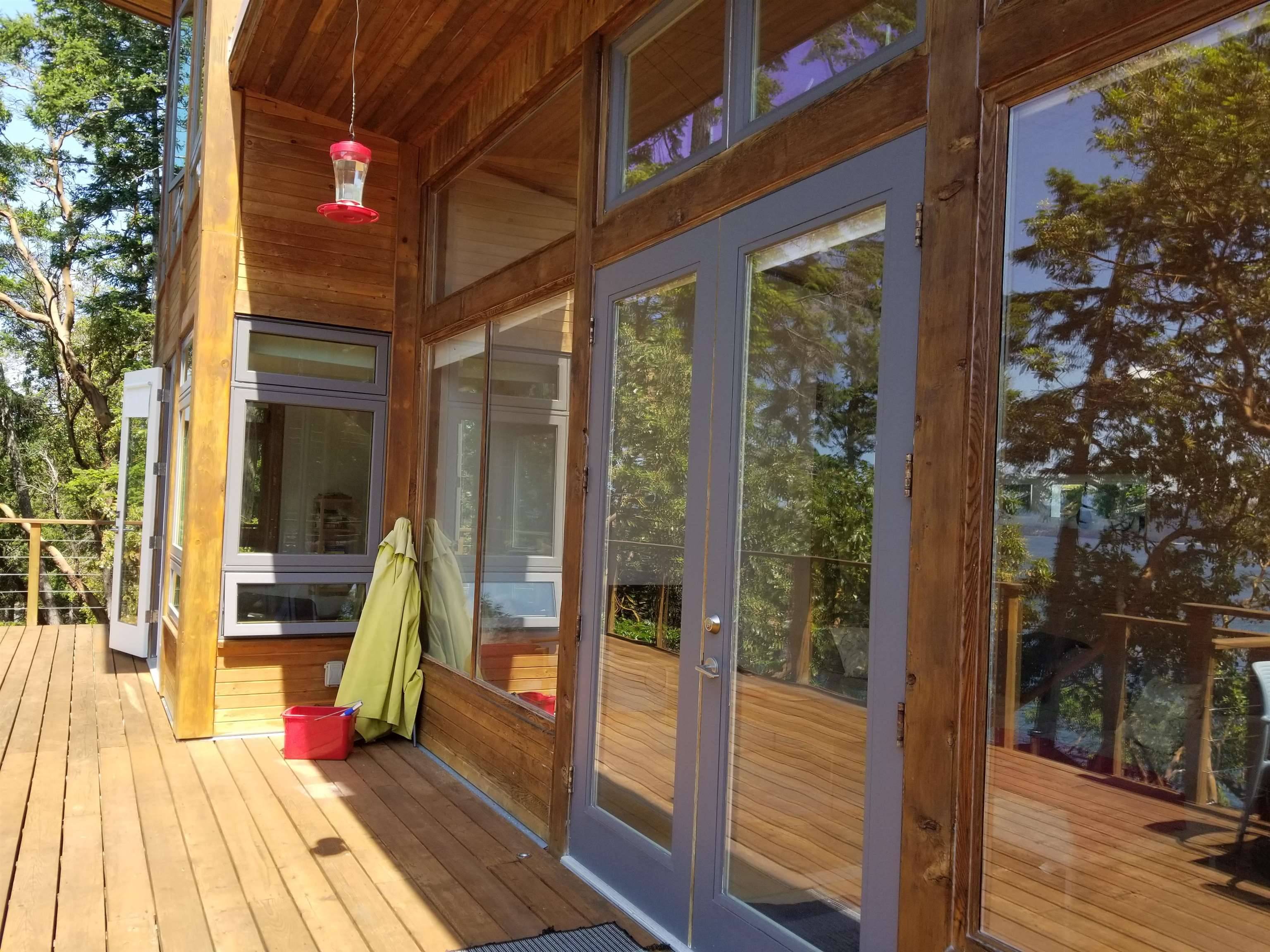 2571 Ridge RD Galiano Island, BC V0N 1P0