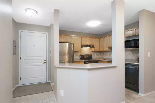 Abbotsford, BC V2S 8E1,33478 Roberts AVE #215