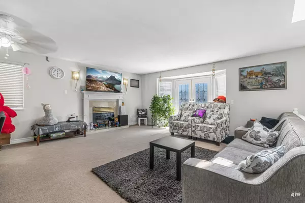 Surrey, BC V3W 2B4,14373 66 AVE