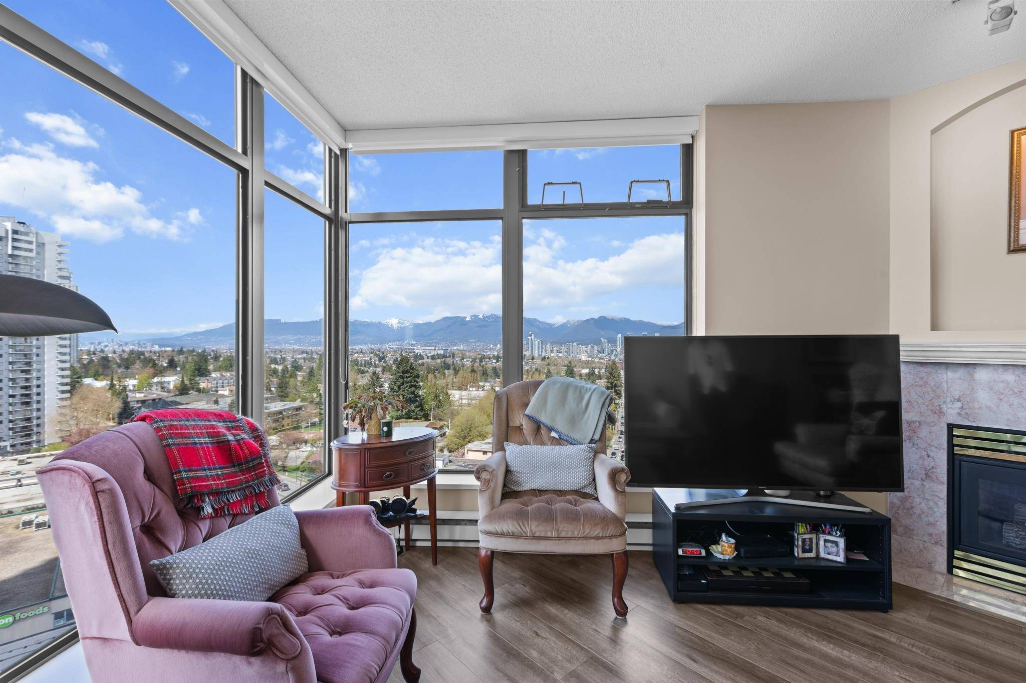 Burnaby, BC V5H 4T1,4505 Hazel ST #1606