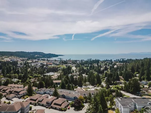 Sechelt, BC V0N 3A6,5780 Trail AVE #302